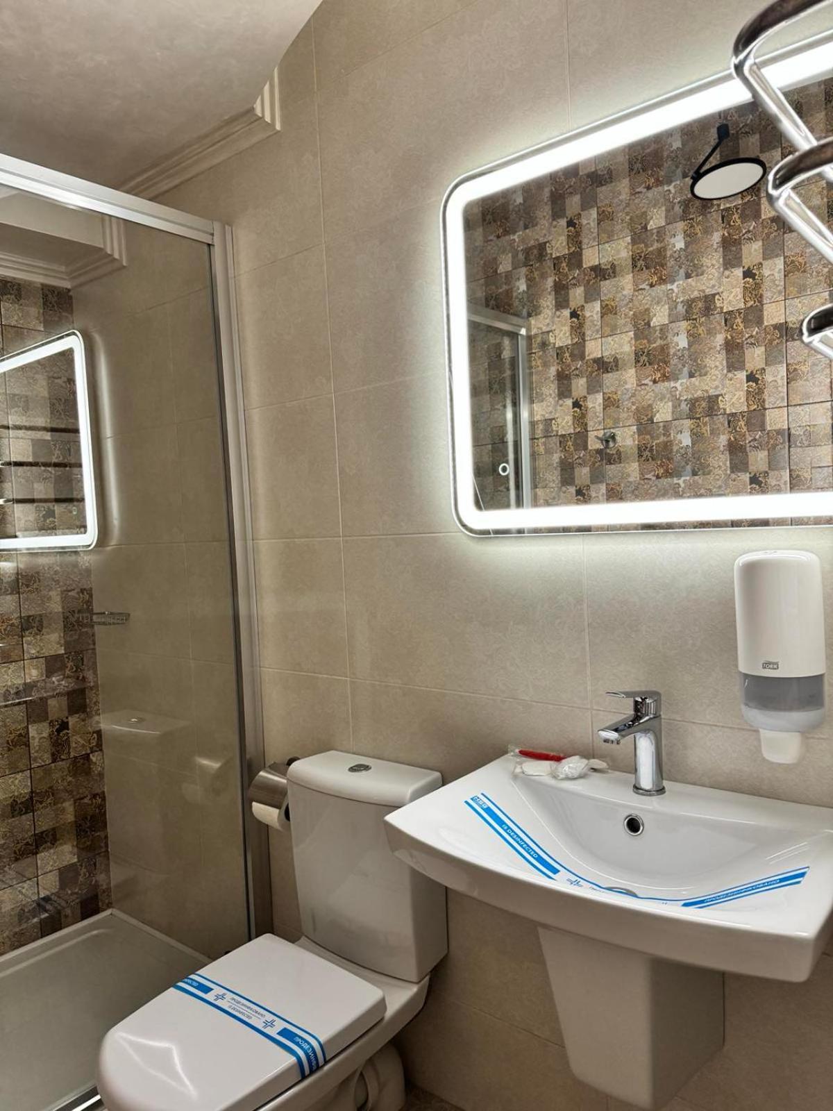 Hotel Veles Zolotonosha Eksteriør billede