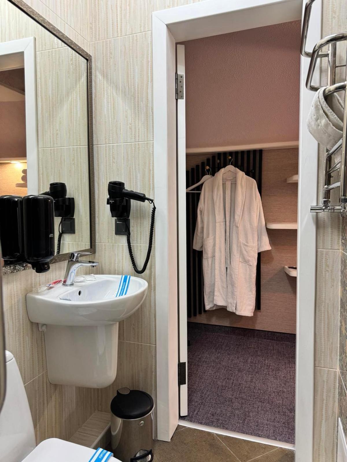 Hotel Veles Zolotonosha Eksteriør billede