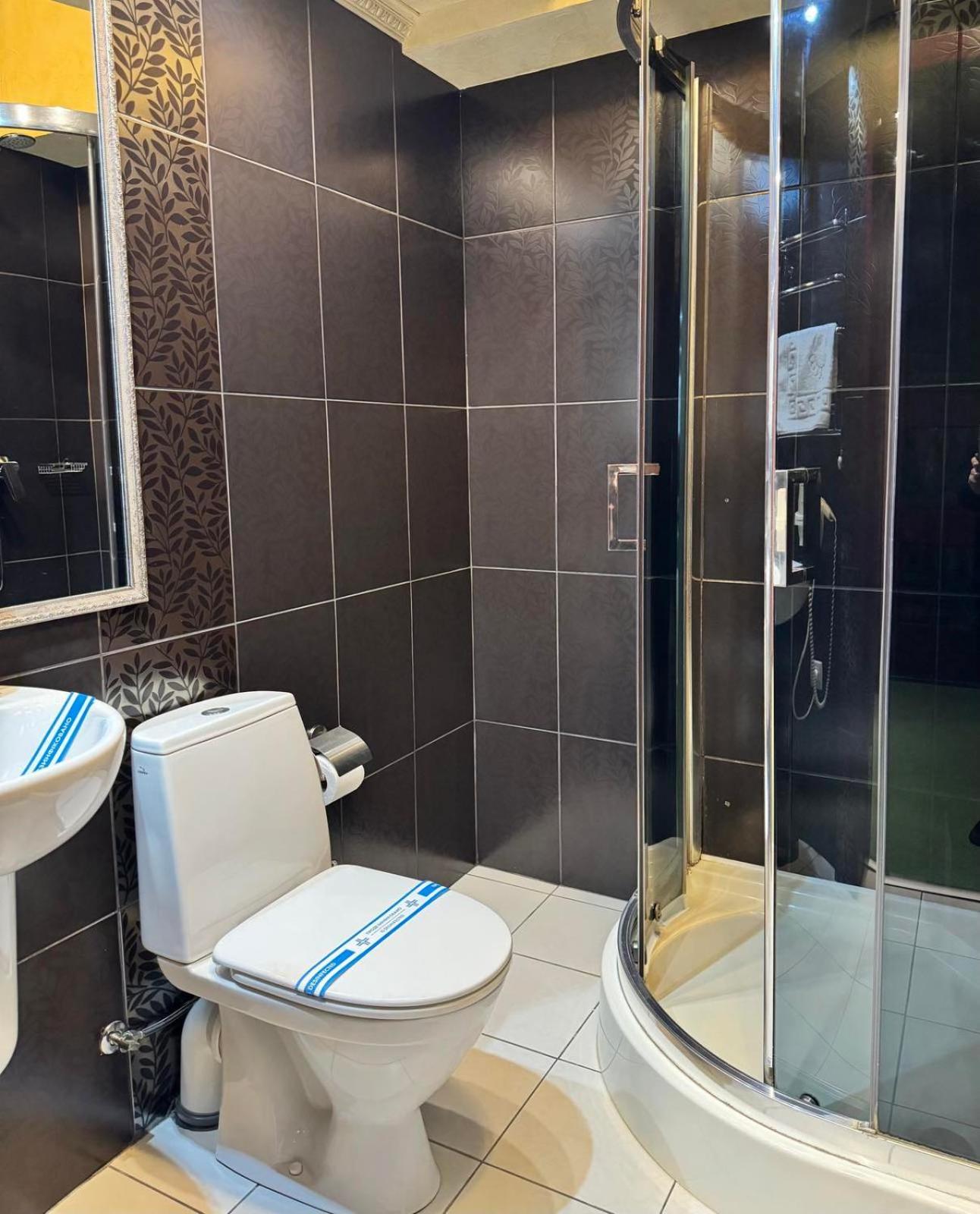 Hotel Veles Zolotonosha Eksteriør billede