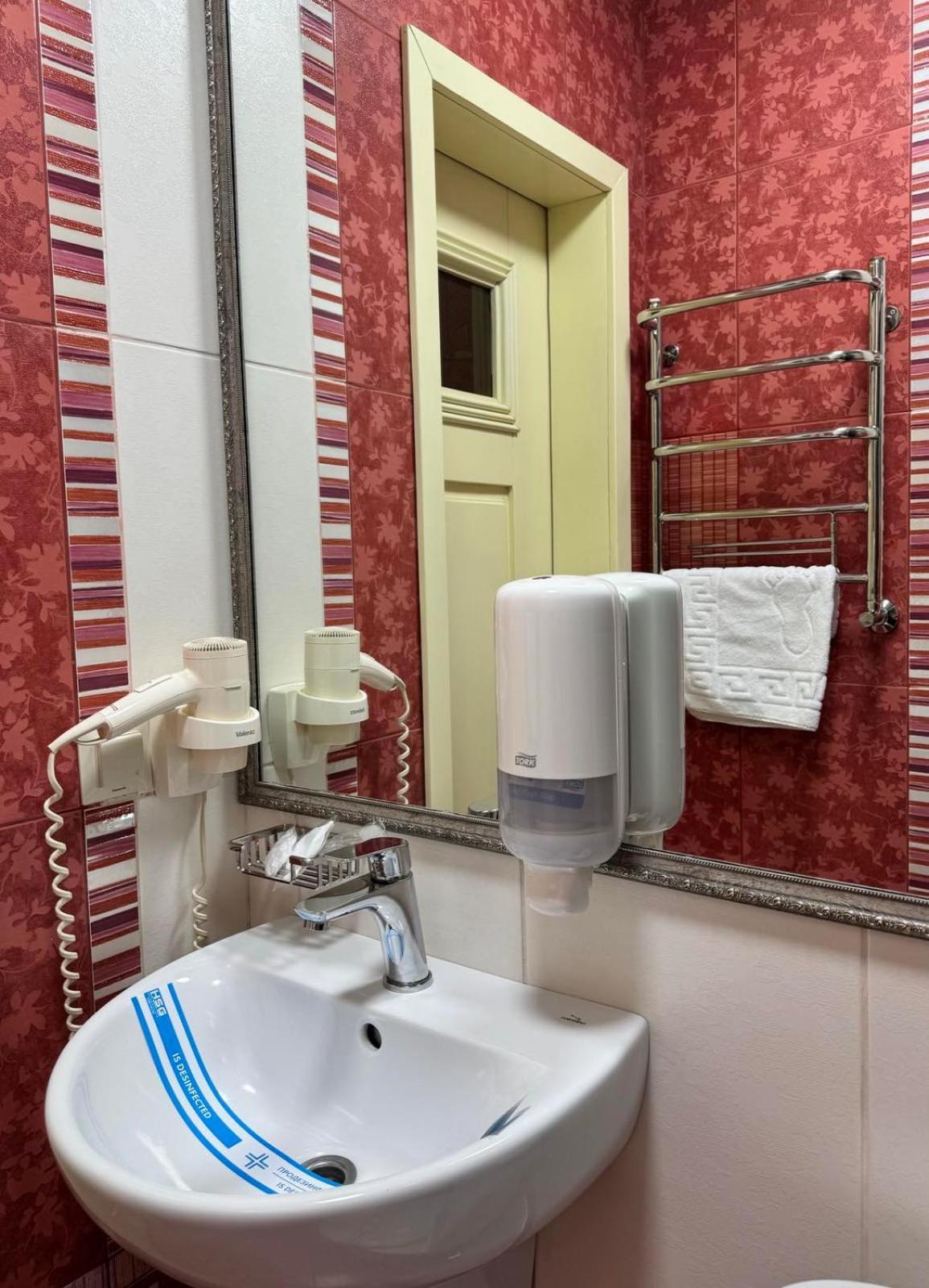 Hotel Veles Zolotonosha Eksteriør billede