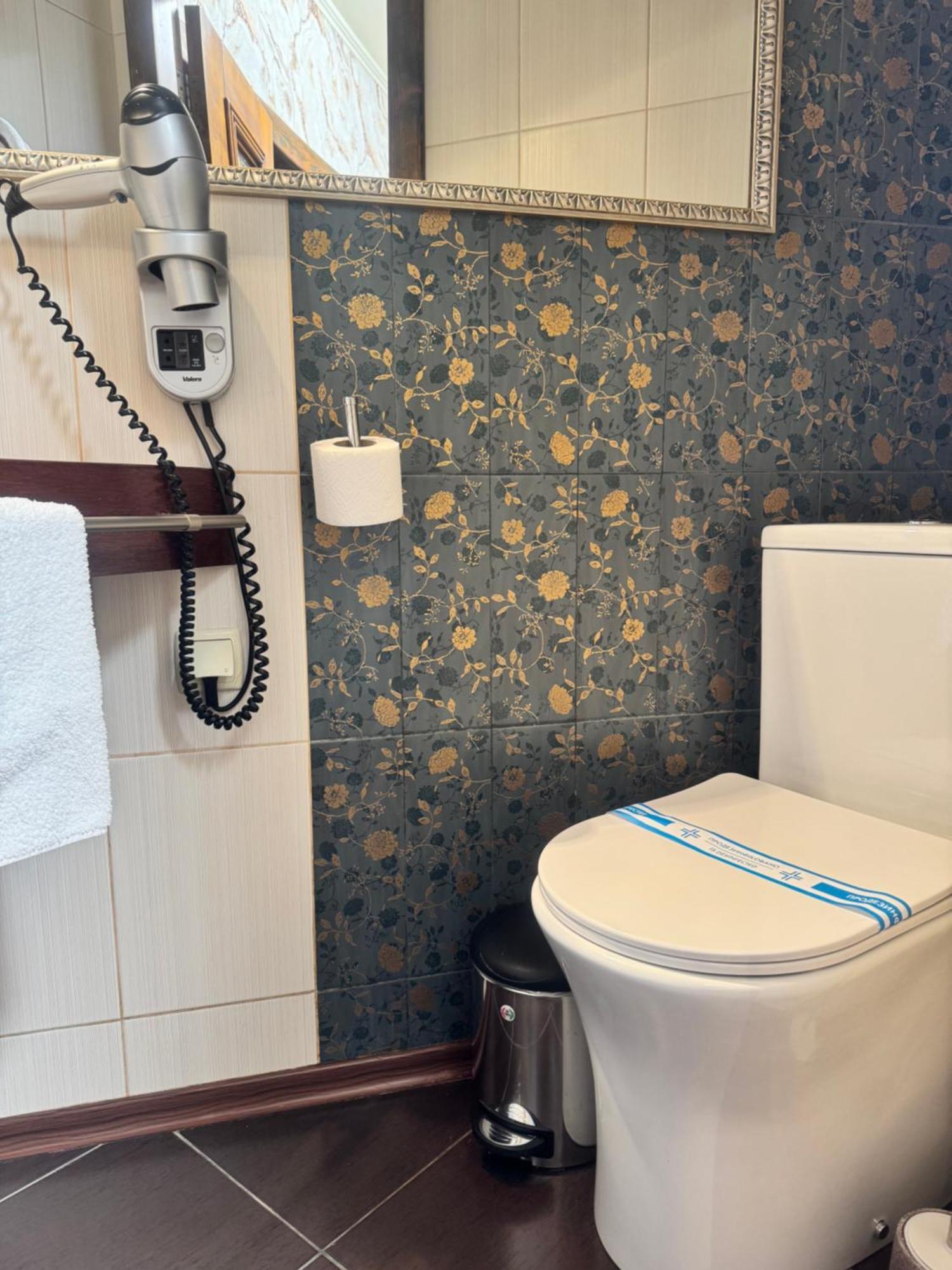 Hotel Veles Zolotonosha Eksteriør billede